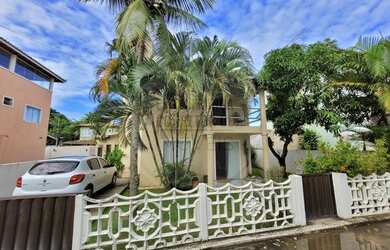 Imagem: A casa em condomínio possui 3 Dormitórios, 4 Banheiros e 180m²