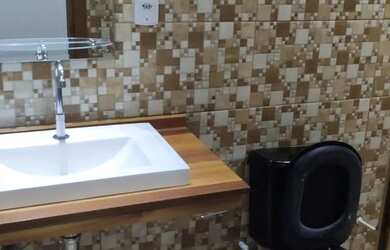 Imagem: A casa em condomínio possui 2 Dormitórios, 4 Banheiros e 2