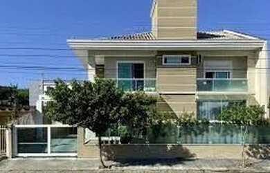 Imagem: A casa possui 3 Dormitórios, 2 Banheiros, 84m² de Área e