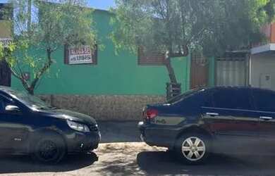 Imagem: A casa possui 2 Dormitórios, 1 Banheiro e está localizado