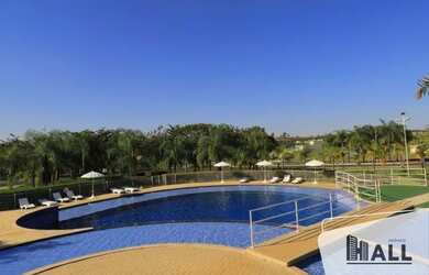 Imagem: O terreno à venda possui e está localizado em Parque Residencial