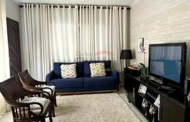 Imagem: A casa possui 2 Dormitórios, 2 Banheiros, 2 Vagas na garagem