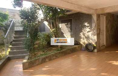 Imagem: A casa possui 3 Dormitórios, 4 Banheiros, 3 Vagas na garagem