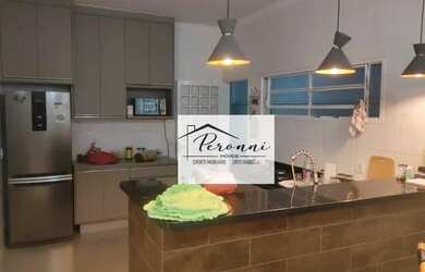 Imagem: A casa possui 3 Dormitórios, 3 Banheiros, 5 Vagas na garagem