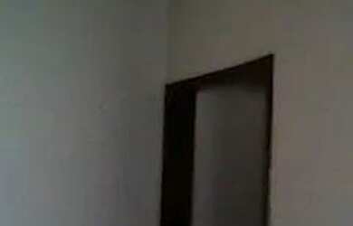 Imagem: A casa possui 1 Dormitório, 1 Banheiro, 1 Vaga na garagem e