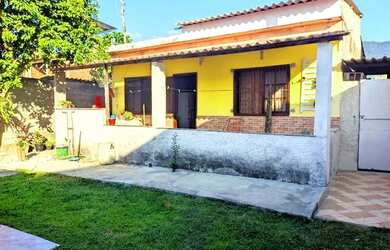 Imagem: A casa possui 2 Dormitórios, 2 Banheiros, 4 Vagas na garagem