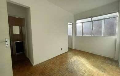 Imagem: O apartamento possui 1 Dormitório, 1 Banheiro, 1 Vaga na garagem