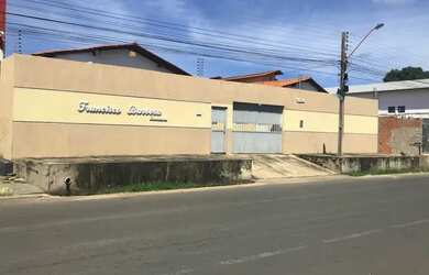 Imagem: A casa possui 2 Dormitórios, 1 Banheiro, 1 Vaga na garagem