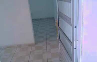 Imagem: A casa possui 1 Dormitório, 1 Banheiro, 42m² de Área e está