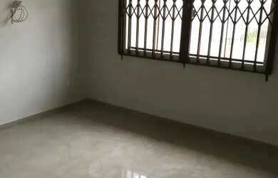 Imagem: A casa possui 2 Dormitórios e 1 Banheiro e está localizado