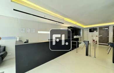 Imagem: O depósito possui 5 Vagas na garagem, 4.439m² de Área e