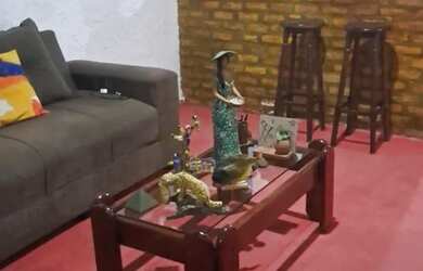 Imagem: A casa possui 2 Dormitórios, 3 Banheiros, 2 Vagas na garagem