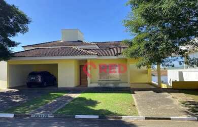 Imagem: A casa em condomínio possui 4 Dormitórios, 5 Banheiros, 4