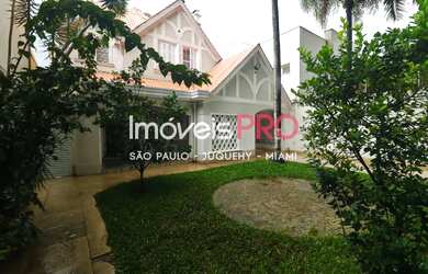 Imagem: A casa possui 5 Dormitórios, 5 Banheiros, 5 Vagas na garagem