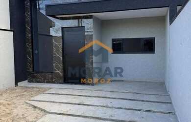 Imagem: A casa possui 3 Dormitórios, 2 Banheiros, 1 Vaga na garagem