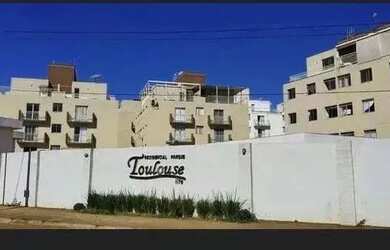 Imagem: O apartamento possui 3 Dormitórios, 1 Banheiro, 1 Vaga na garagem