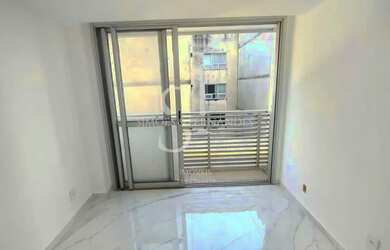 Imagem: O depósito possui 1 Vaga na garagem, 23m² de Área e está