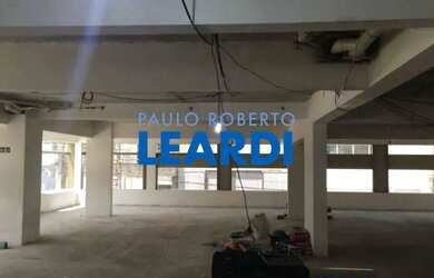 Imagem: O depósito possui 4 Vagas na garagem, 542m² de Área e está