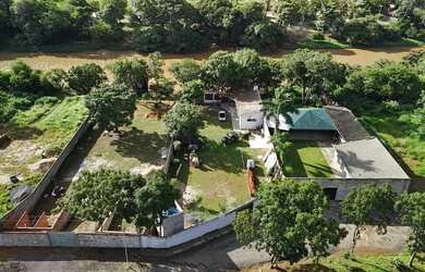 Imagem: A fazenda possui 1.200m² de Área e está localizado em Simolândia