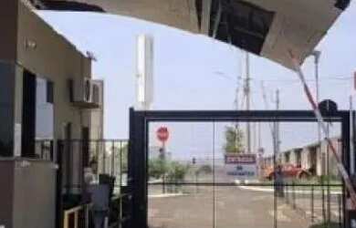 Imagem: A casa possui 2 Dormitórios, 1 Banheiro, 1 Vaga na garagem