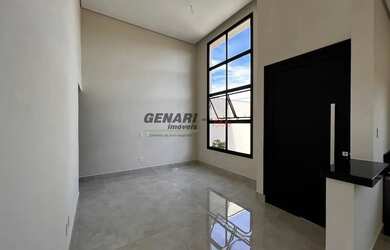 Imagem: A casa possui 3 Dormitórios, 2 Banheiros, 2 Vagas na garagem