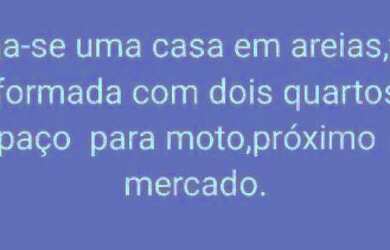 Imagem: A casa possui 2 Dormitórios, 1 Banheiro, 1 Vaga na garagem