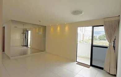 Imagem: O apartamento possui 3 Dormitórios, 1 Banheiro, 1 Vaga na garagem