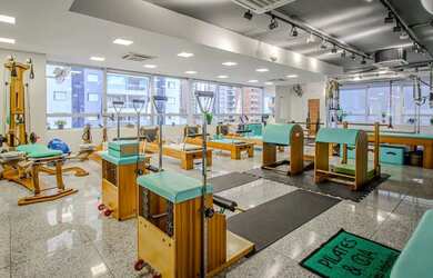 Imagem: O depósito possui 5 Vagas na garagem, 106m² de Área e está