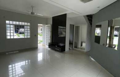 Imagem: A casa em condomínio possui 3 Dormitórios, 3 Banheiros, 3