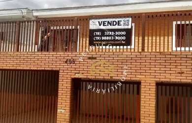 Imagem: A casa possui 3 Dormitórios, 3 Banheiros, 3 Vagas na garagem