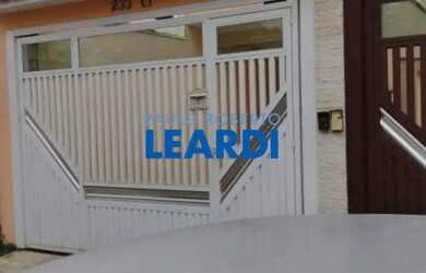 Imagem: A casa possui 3 Dormitórios, 5 Banheiros, 2 Vagas na garagem