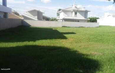 Imagem: O terreno possui 720m² de Área e está localizado em Centro