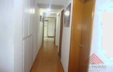 Imagem: O apartamento possui 4 Dormitórios, 1 Banheiro, 2 Vagas na