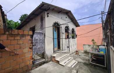 Imagem: A casa possui 2 Dormitórios, 1 Banheiro, 5 Vagas na garagem