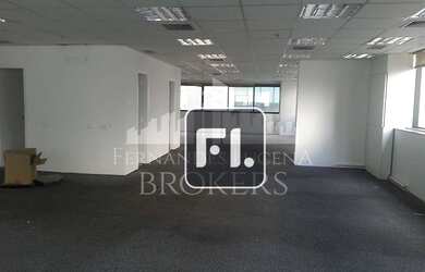 Imagem: O depósito possui 5 Vagas na garagem, 280m² de Área e está