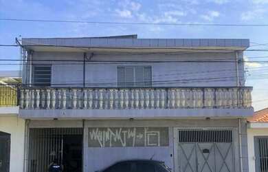 Imagem: A casa possui 5 Dormitórios, 5 Banheiros, 1 Vaga na garagem