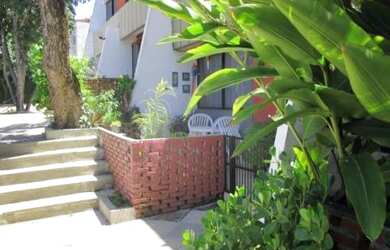 Imagem: A casa em condomínio possui 3 Dormitórios, 1 Banheiro, 1 Vaga