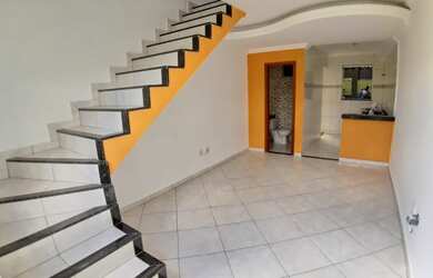 Imagem: A casa possui 2 Dormitórios, 2 Banheiros, 1 Vaga na garagem