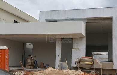 Imagem: A casa em condomínio possui 3 Dormitórios, 2 Banheiros, 4