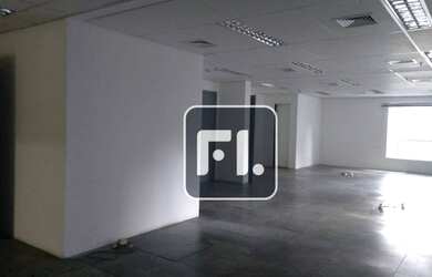 Imagem: O depósito possui 5 Vagas na garagem, 314m² de Área e está