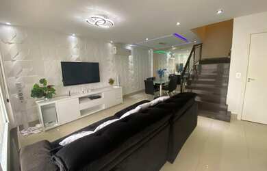 Imagem: A casa em condomínio possui 4 Dormitórios, 3 Banheiros, 1