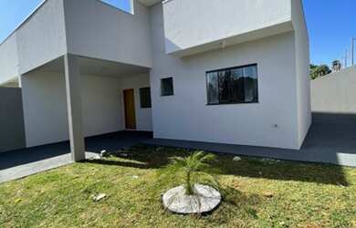 Imagem: A casa possui 2 Dormitórios, 1 Banheiro, 1 Vaga na garagem