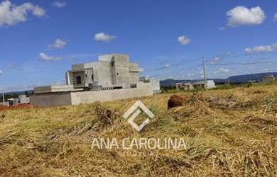 Imagem: O terreno e está localizado em Jardim Primavera, Montes Claros
