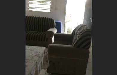 Imagem: A casa possui 2 Dormitórios, 1 Banheiro, 1 Vaga na garagem