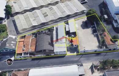 Imagem: O terreno possui 400m² de Área e está localizado em Carlito