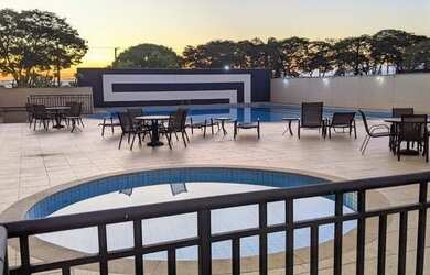 Imagem: O apartamento possui 3 Dormitórios, 2 Banheiros, 2 Vagas na