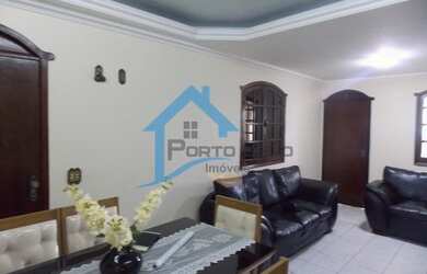 Imagem: A casa possui 5 Dormitórios, 3 Banheiros, 3 Vagas na garagem