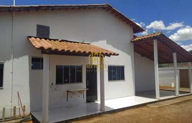 Imagem: A casa possui 2 Dormitórios, 2 Banheiros, 1 Vaga na garagem