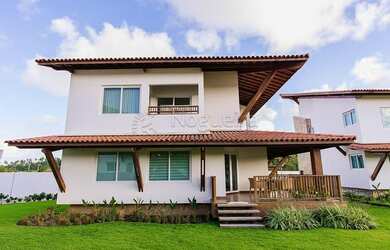 Imagem: A casa em condomínio possui 3 Dormitórios, 3 Banheiros, 2