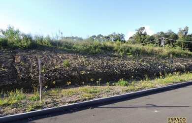 Imagem: O terreno possui 450m² de Área e está localizado em Gramado